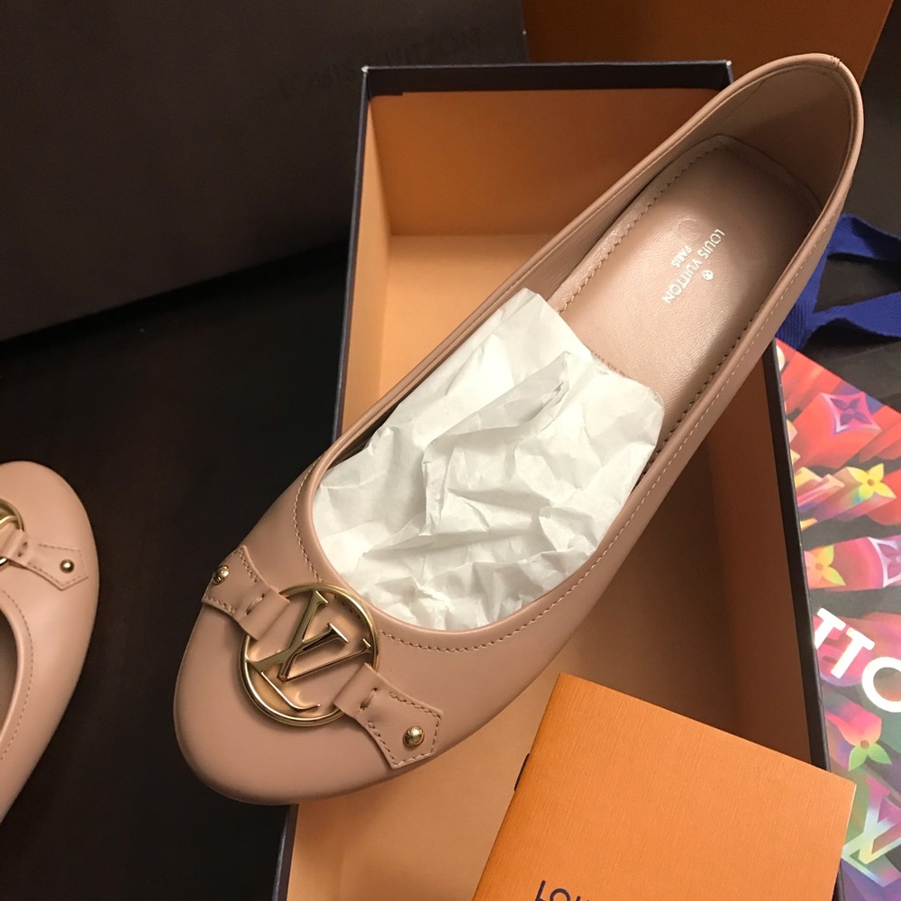Authentic Louis Vuitton shoes - Picture 2 of 12